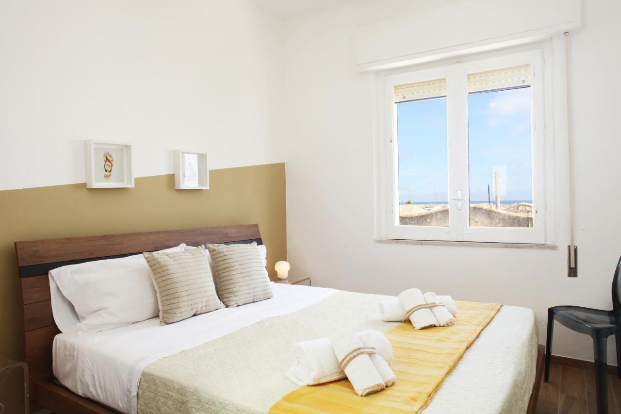 Beachside Rooms & Suites サン・ヴィート・ロ・カーポ エクステリア 写真